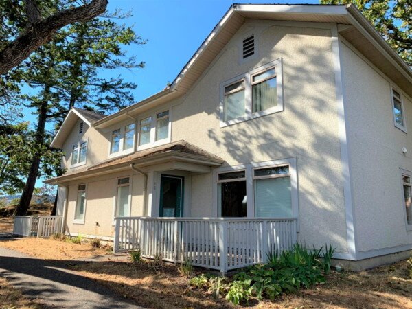 A photo of a housing unit at William Head Institution near Victoria, British Columbia